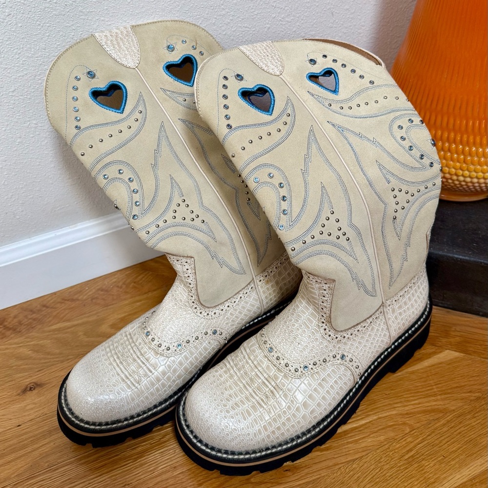 ARIAT Hearts Cowboy Cowgirl Boots FATBOY BABY BUCK Cream Bone Gator Leather - Picture 13 of 17